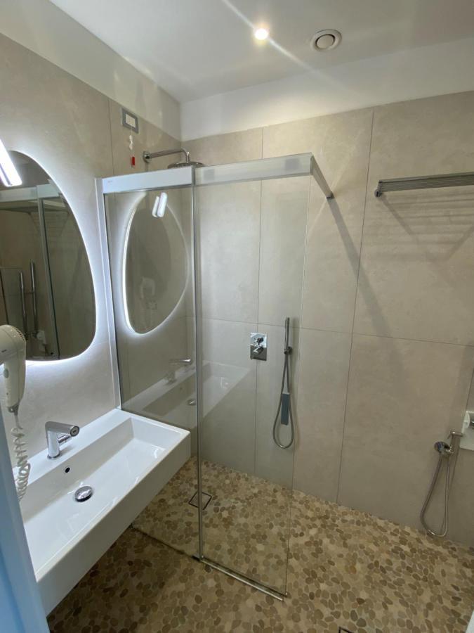 Hotel Golden Rimini Exterior photo