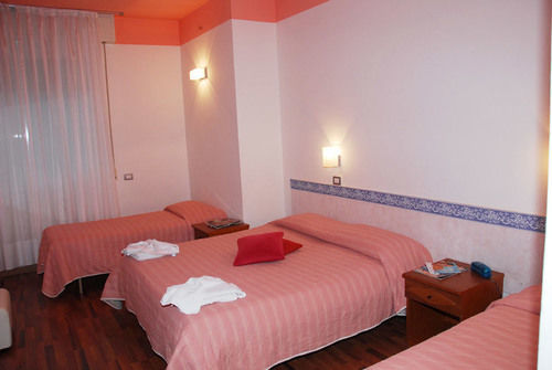 Hotel Golden Rimini Exterior photo